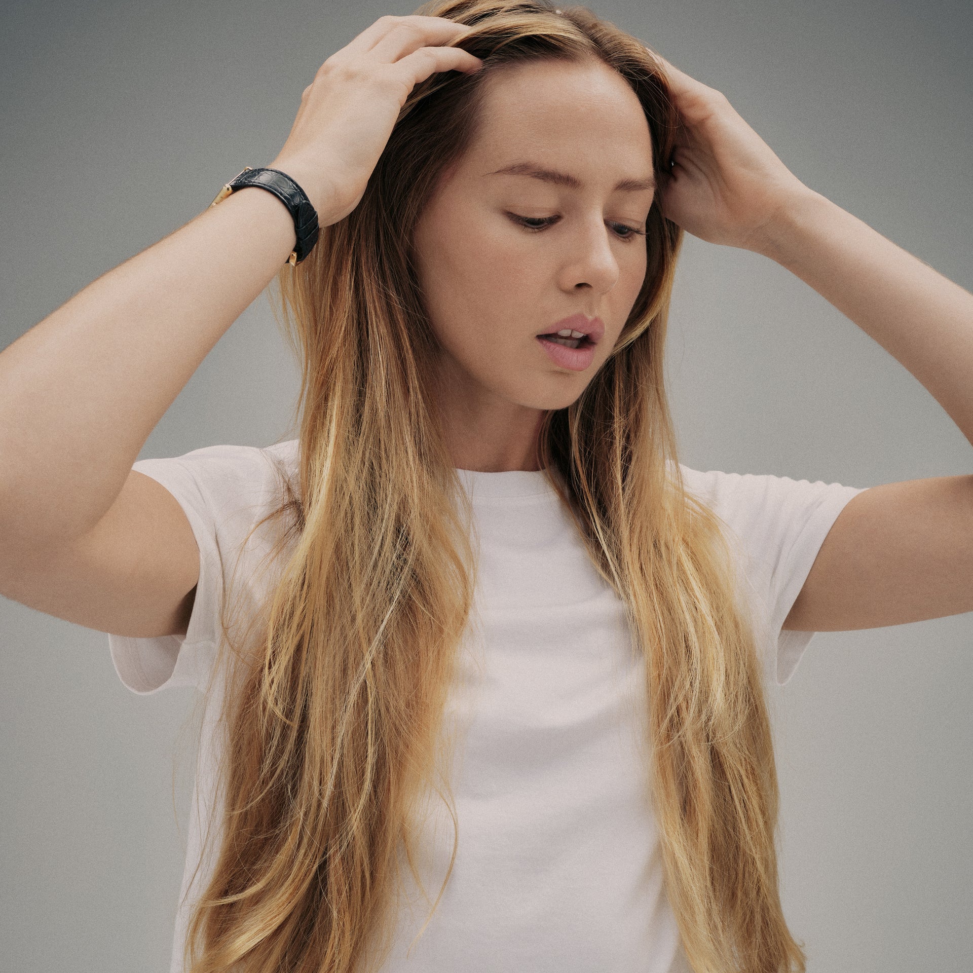 TheDryShampoo-OnModel02